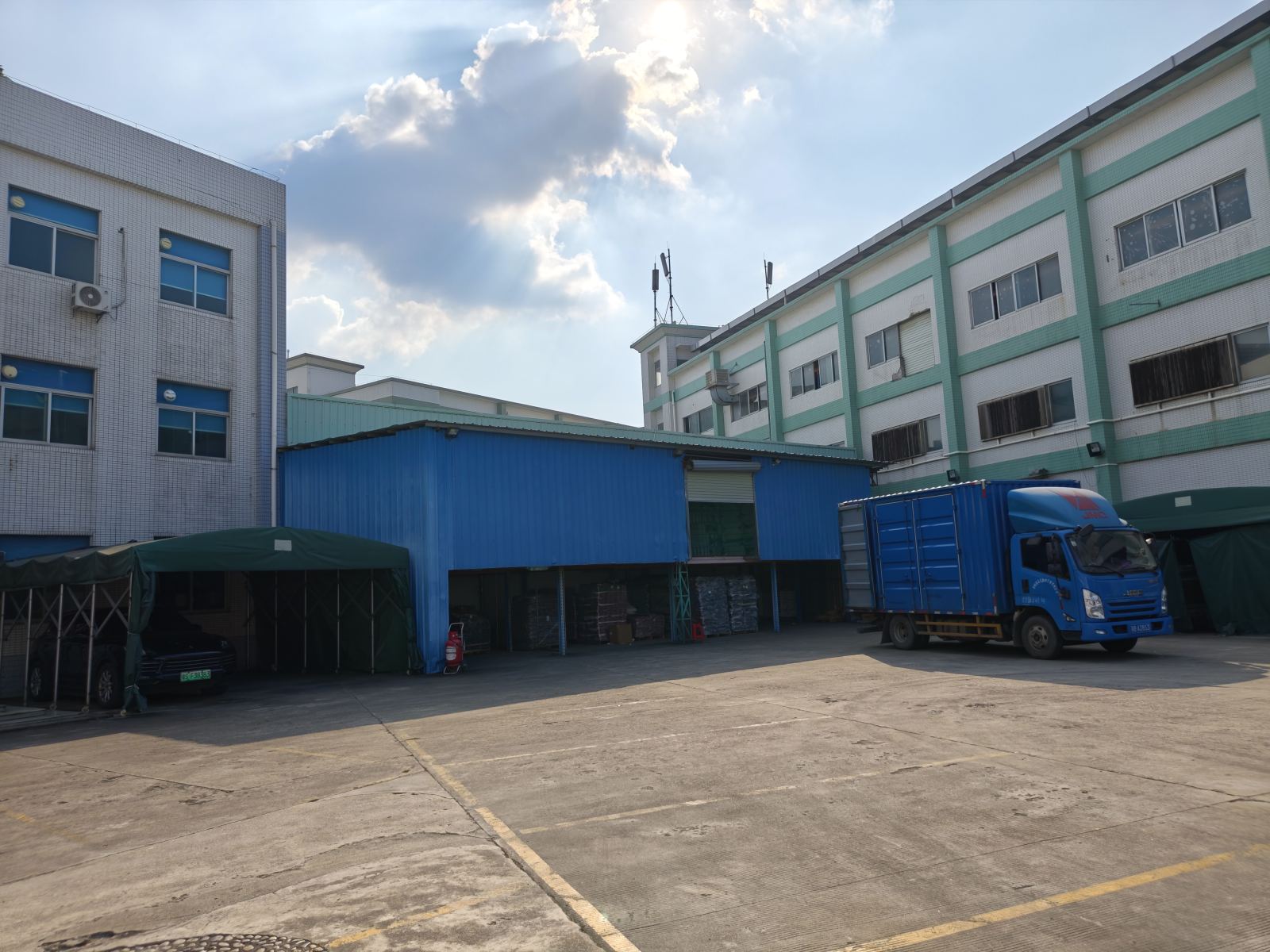 Shipping Warehouse